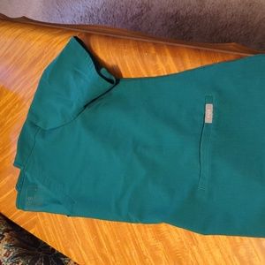 Green figs scrub top